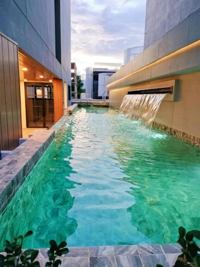 Отель Cha Chiangmai Luxury Чиангмай Экстерьер фото