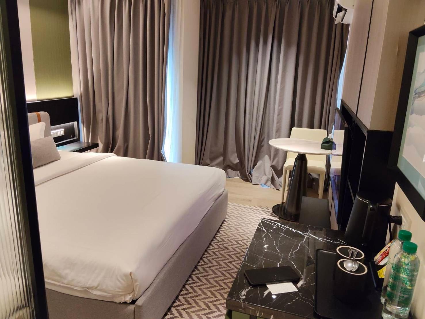 Отель Cha Chiangmai Luxury Чиангмай Экстерьер фото