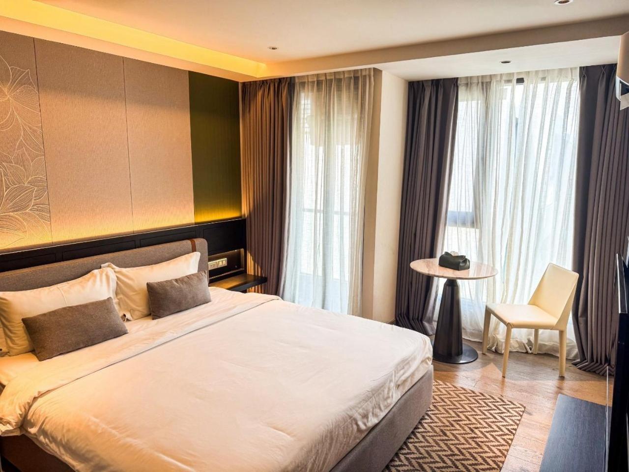 Отель Cha Chiangmai Luxury Чиангмай Экстерьер фото