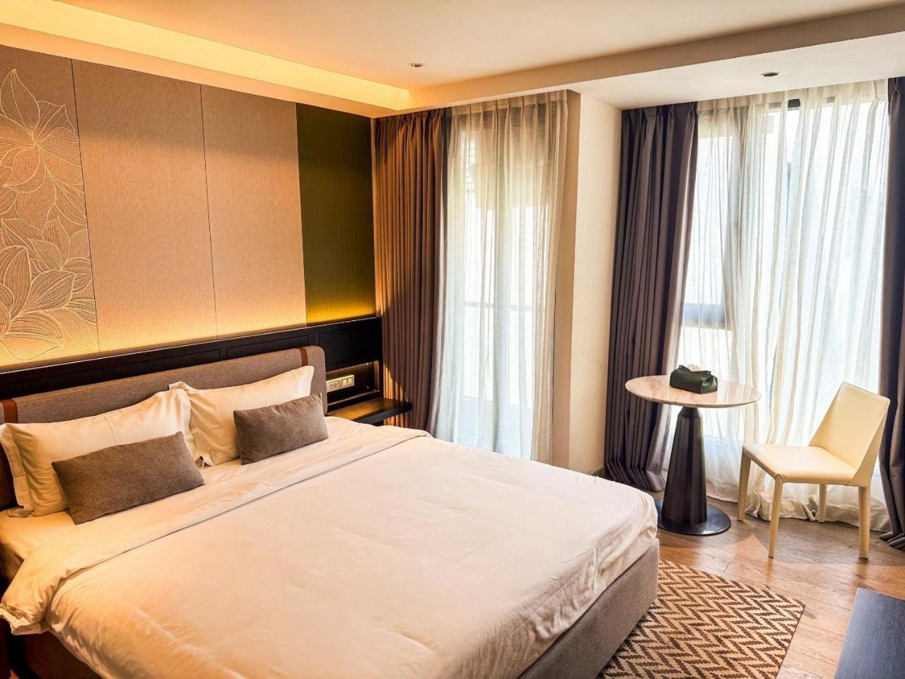 Отель Cha Chiangmai Luxury Чиангмай Экстерьер фото